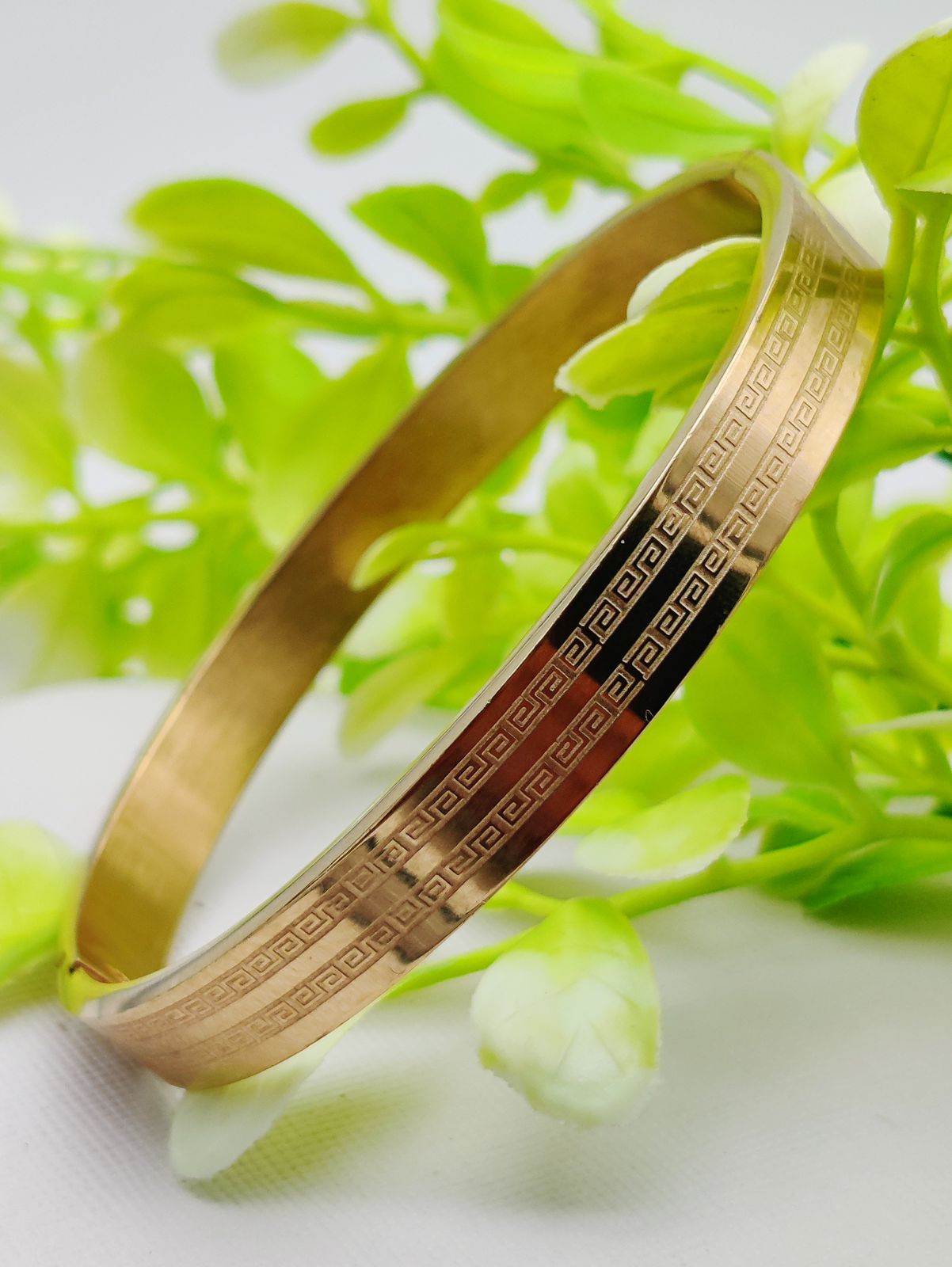 Adjustable Cartier Heart Charm Bracelet – Imported Luxury Gold Bracelet | Best Quality Artificial Bracelet For Girls & Women | Bracelet For Every Occasion | Elegant Design ✨