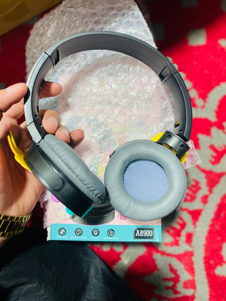 SAMONPOW Kids Bluetooth Headphones – Wireless, Noise-Cancelling, with Microphone | Soft Silicone On-Ear Headphones for School, Travel, Tablet & Phone (random colour)