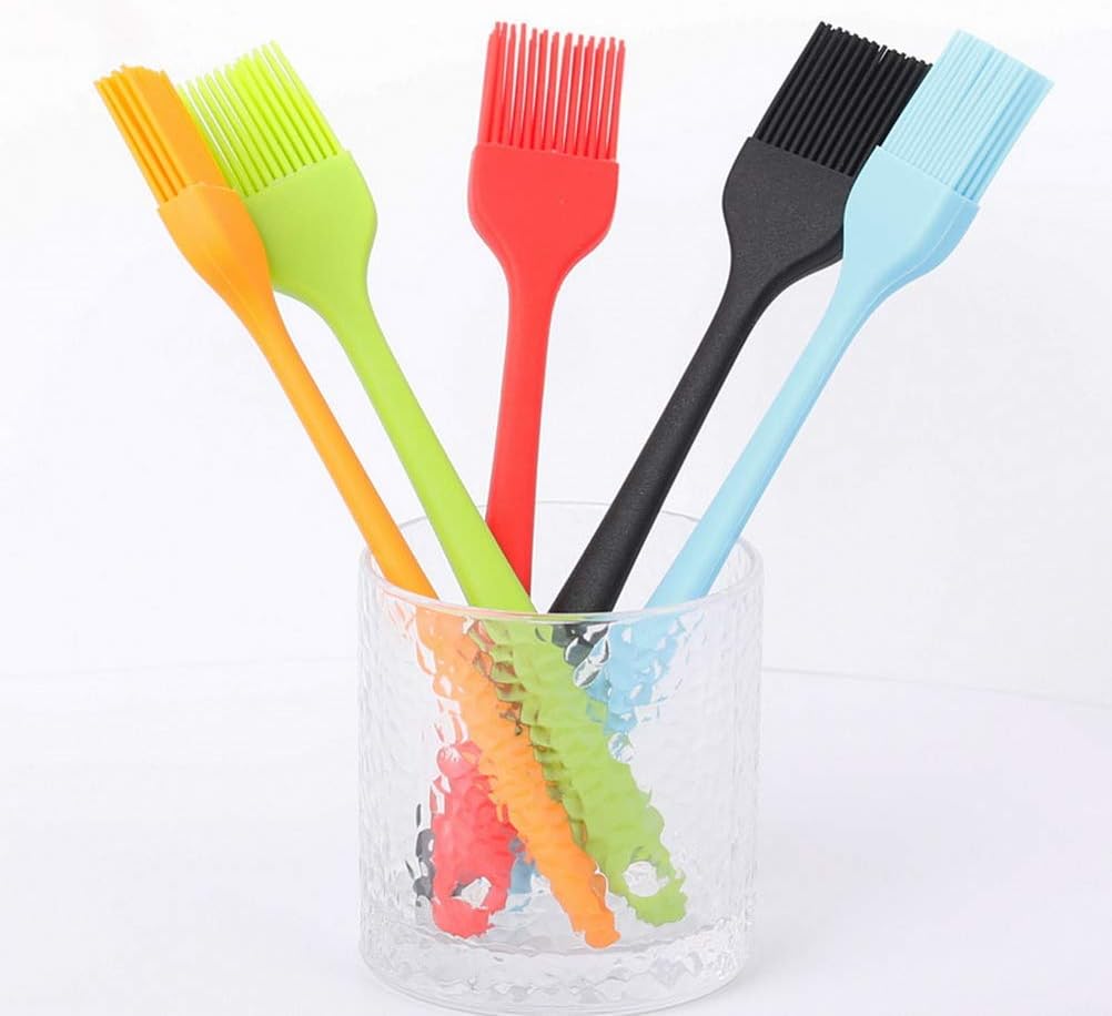 01 Piece Food Grade Kitchen Household Oil Heat Resistant Silicone Brush, Brush For Perfect Apply Baking, Cooking, BBQ Basting Baking Cooking Bbq Grill Spread Oil Butter Sauce ( Random Color )