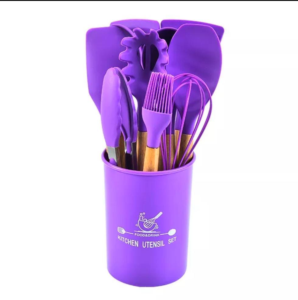 12 pcs set Wooden Handle Silicone Kitchen Utensils With Storage Bucket High Temperature Resistant And Non Stick Pot Spatula Spoon( random color )