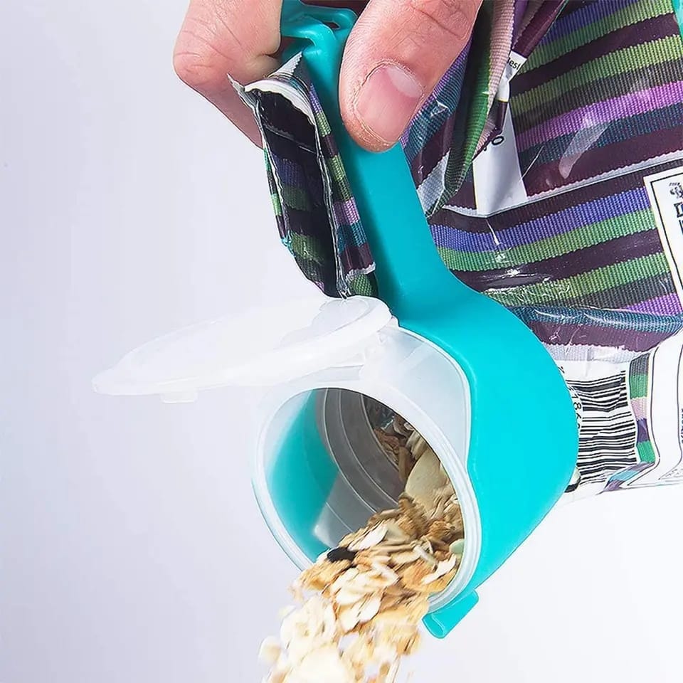 Food Sealing Clip with Discharge Nozzle Plastic Bag Moisture Sealing Clamp Food Saver Kitchen Snack Tool (Random Color)