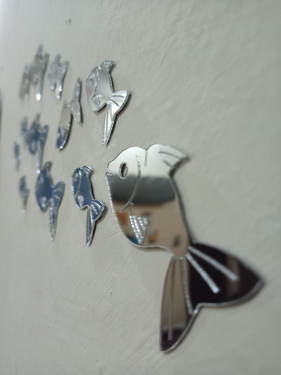 30 Pcs  Acrylic Fishes Mirror Wall Art Decor Fishes Mirror Stickers Decals for Kids Girls Bedroom Bathroom Playroom silver