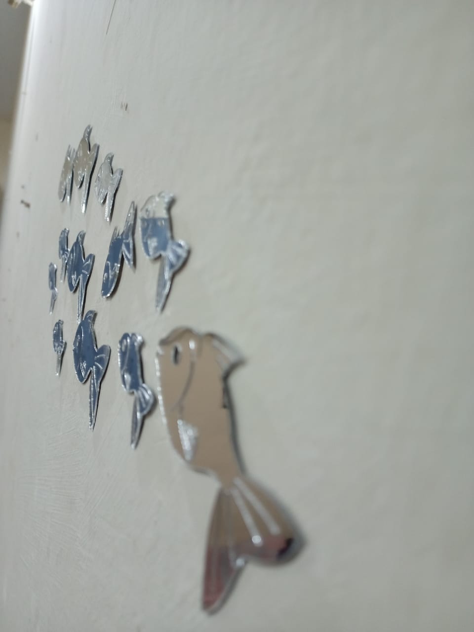 30 Pcs  Acrylic Fishes Mirror Wall Art Decor Fishes Mirror Stickers Decals for Kids Girls Bedroom Bathroom Playroom silver