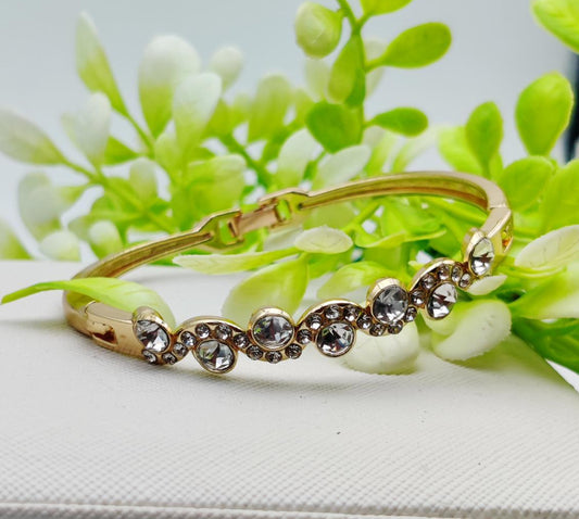 Enchanting Imported Adjustable Crystal Bracelet for Effortless Elegance | Best Quality Artificial Bracelet For Girls &amp; Women | Imported Glamour for Every Occasion