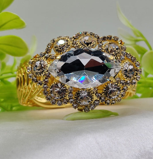 Imported Exquisite Oval Crystal Adjustable Bracelet - Imported Luxury Jewelry | Adjustable Bracelet – Best Quality Artificial Bracelet For Girls &amp; Women | Bracelet For Every Occasion - Random Color 