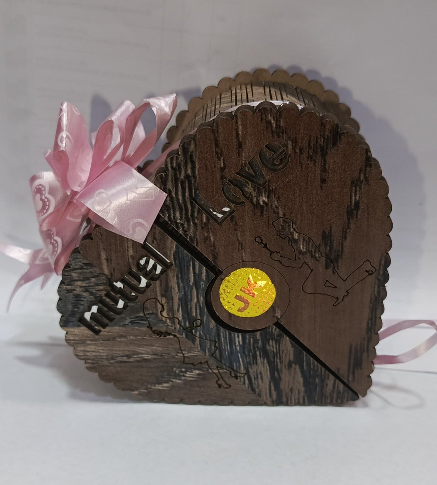 Mutual Love Unisex Eau de Parfum – Long-Lasting Fragrance for Men and Women – 75ml Natural Scent Blend for Everyday Elegance and Romantic Moments - Random Color