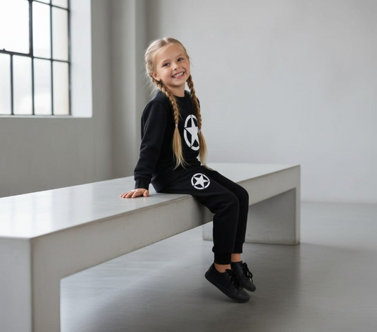 Kids Star Printed Black & Black Tracksuit Set | Winter Fleece Sweatshirt & Trouser Outfit for Boys & Girls – Warm & Trendy small