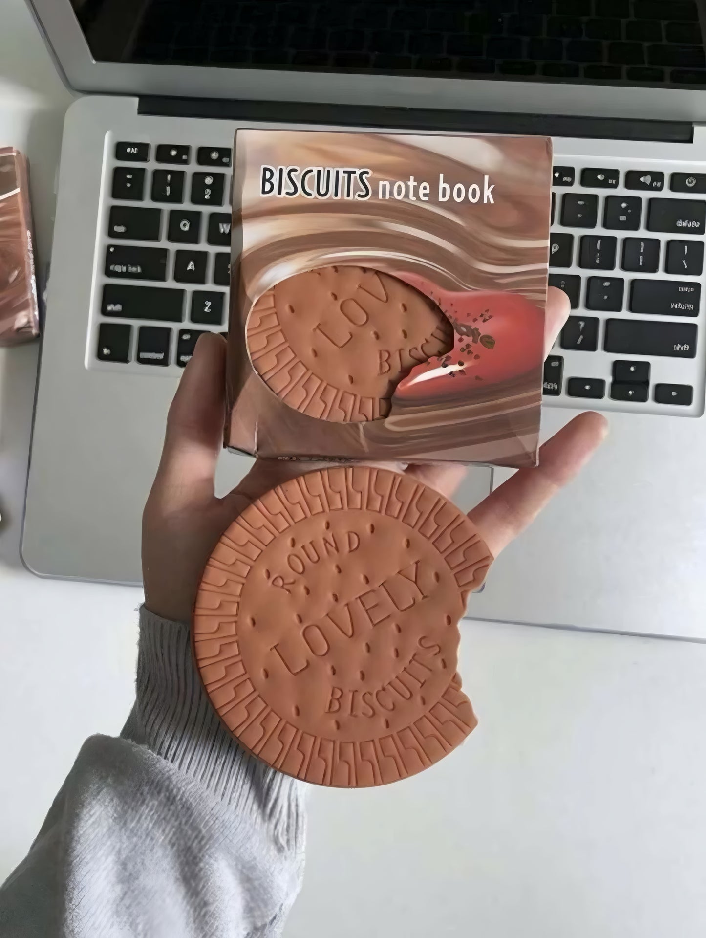 Biscuit Shaped Notebook – 80 Pages Round Steno Pad for Students, Artists &amp; Kids – Fun Chocolate Biscuit Design, Portable Memo Notepad for Notes, Sketching, Doodling &amp; Creative Writing